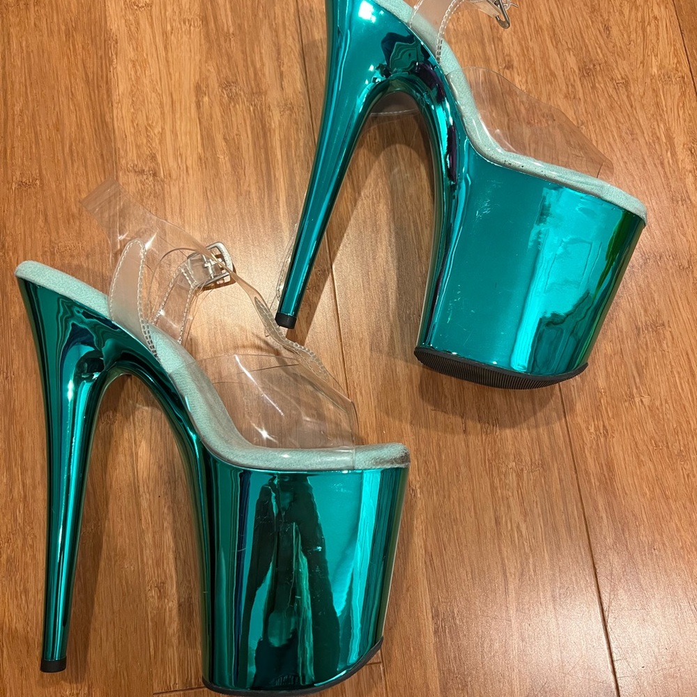 ❌ SOLD ❌ on merc.  Pleaser Metallic Aqua